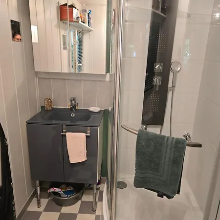 Studette Avec Terrasse Privee Apartamento *